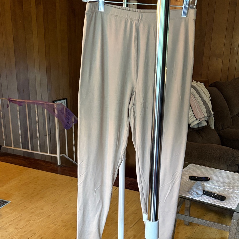 Elegant Beige Women's Leggings
